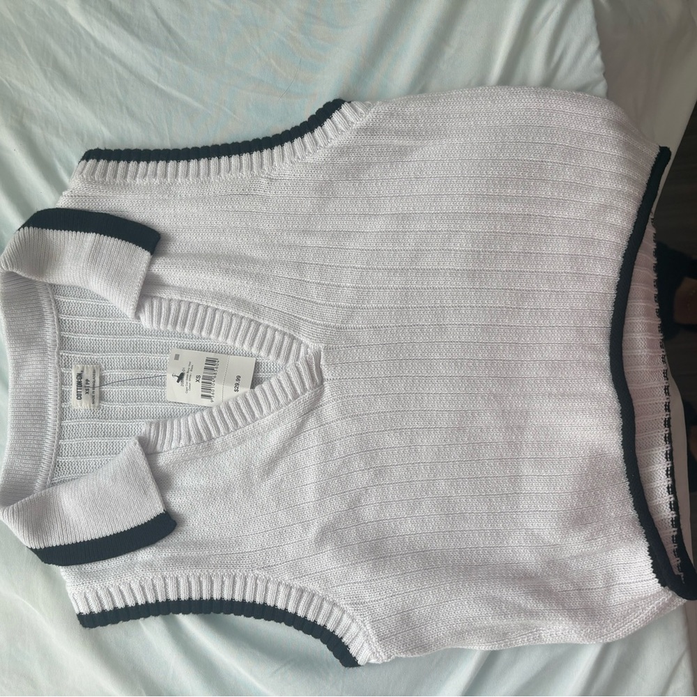 Cotton On White and Black Sweater Vest